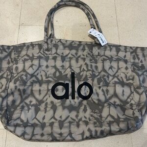 Alo yoga tote bag NWT